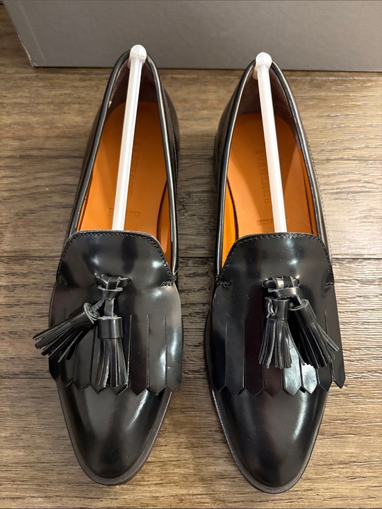 Everlane - Black Leather Tassel Italian Leather Loafers - size 6 Everlane Black Leather Tassel Slip-On Loafers main image 2